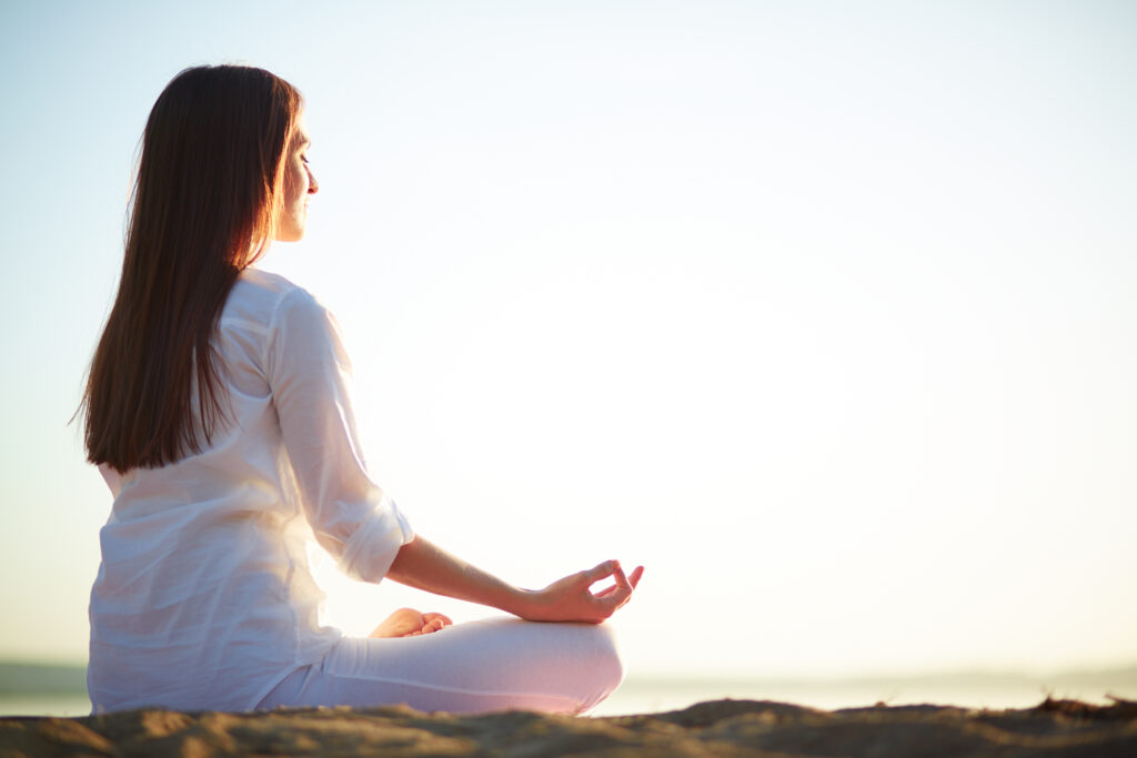 La meditación ayuda a mantenerte en el momento presente