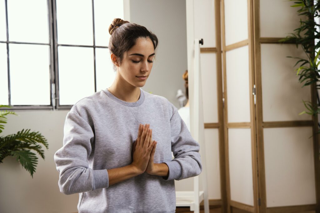 Meditar tiene beneficios para la mente, pero también en tu cuerpo y en tu salud